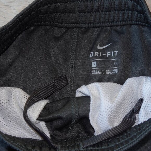 Boys Size Small Nike Dri-Fit Iowa State Elite Stripe Basketball Shorts, NWOT - Picture 3 of 3